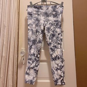 Athleta salutation 7/8 tight